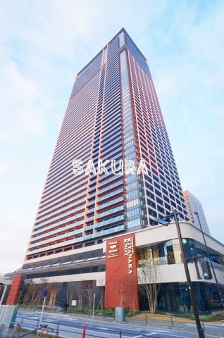 横浜市中区北仲通のマンションの建物外観