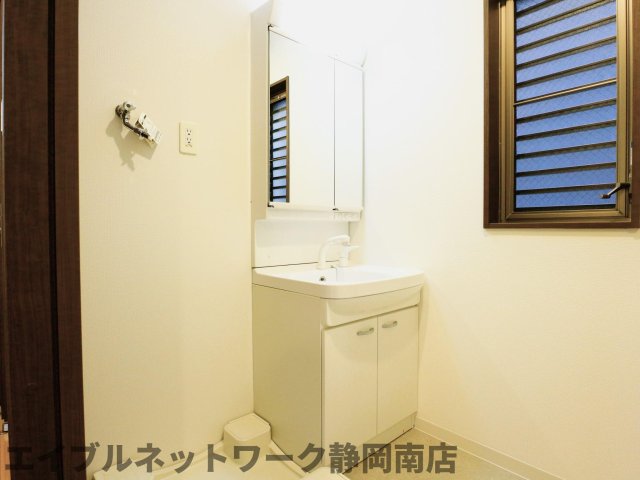 洗面設備　忙しい朝には欠かせない洗面所です