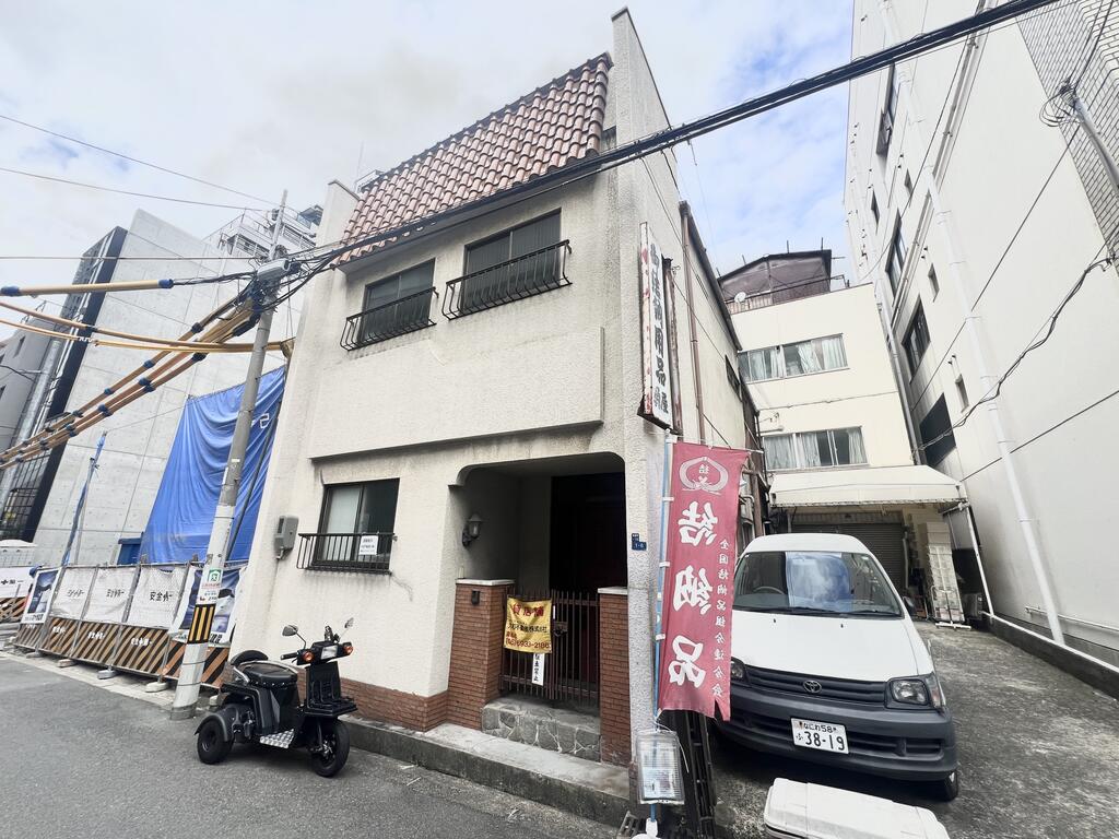 中央区常磐町1丁目4LDK貸家の建物外観