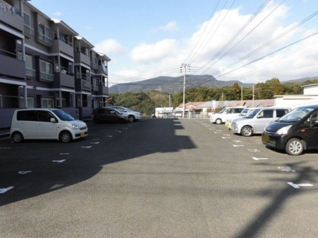 ファーストインプライムハウス　IIの駐車場