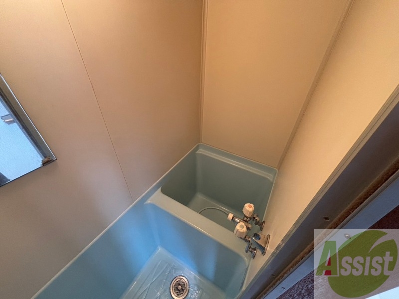 バス・シャワールーム　ユニットバスです。疲れを癒すのに欠かせませんね！