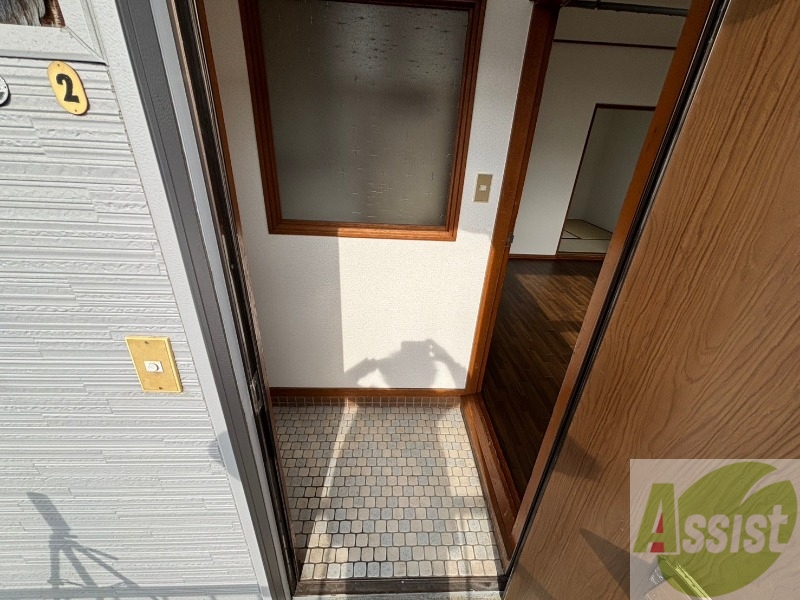 玄関　玄関の様子です。明るい印象ですね。気分もあがりそう。