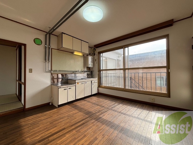 居室・リビング　広くてキレイなお部屋が広がっていて、充実した生活が送れそう。