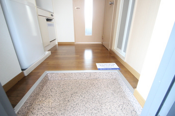 玄関　※別部屋の写真です