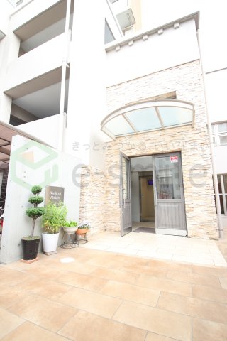 駐車場　毎日通るエントランスはこのようになっています