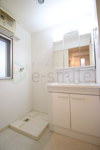 洗面設備　コンパクトで使いやすい洗面所