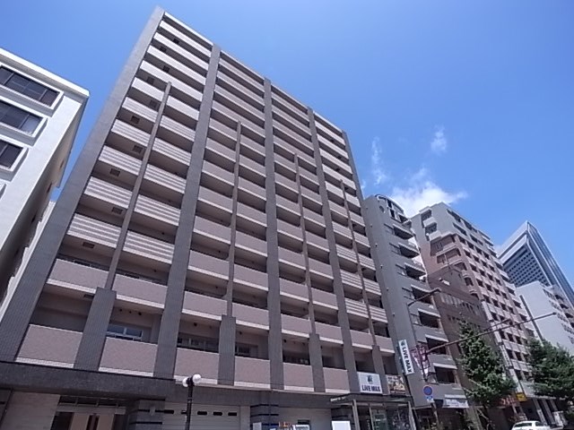 【プレジール三ノ宮IIの建物外観】