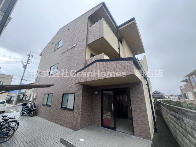 メゾンポパイの建物外観