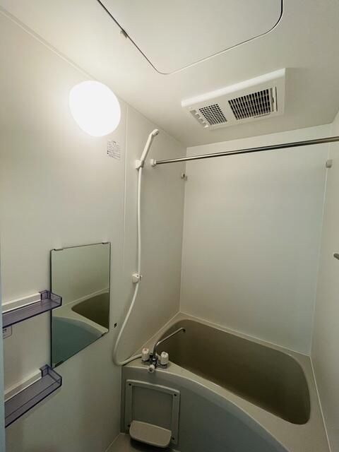 バス・シャワールーム　浴室には乾燥機が付いているので梅雨の時期でも安心です☆