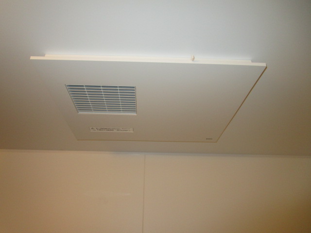 その他設備　浴室乾燥機完備で雨の日や梅雨時も安心ですね