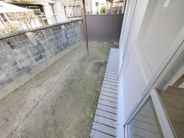 庭　簡単な家庭菜園も楽しめるお庭です