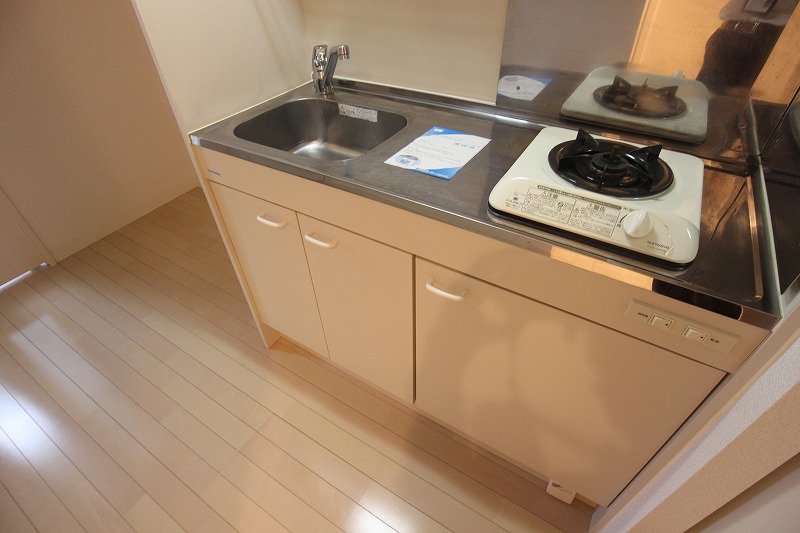 キッチン　うれしいガスコンロ付きキッチンです。