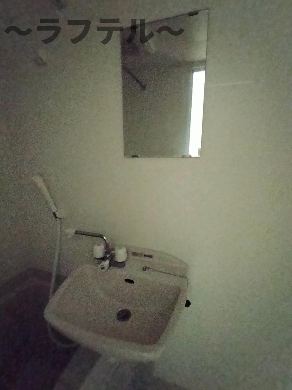 洗面設備　1Fフローリング　バルコニーなし 2Fカーペット　バルコニー