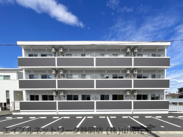 建物外観　建築中