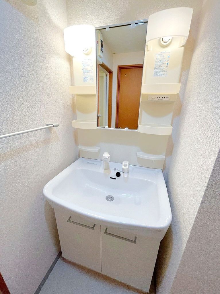 洗面設備　※代表タイプの写真のため実際と異なる場合がございます