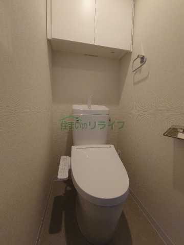 トイレ　別部屋の参考写真になります。