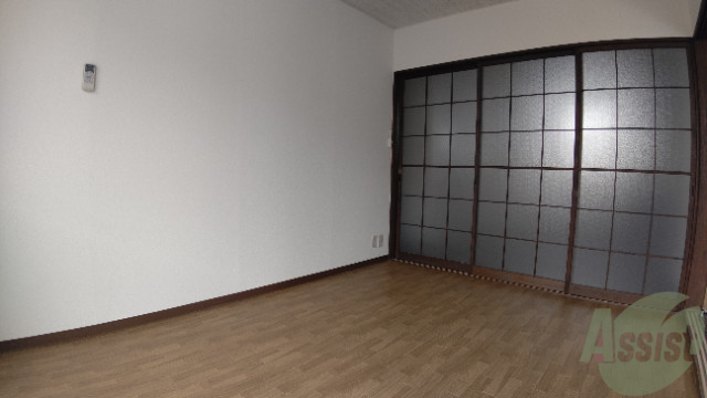 その他部屋・スペース　寝室としてもスペースに余裕があり、陽当たりが良いですね。