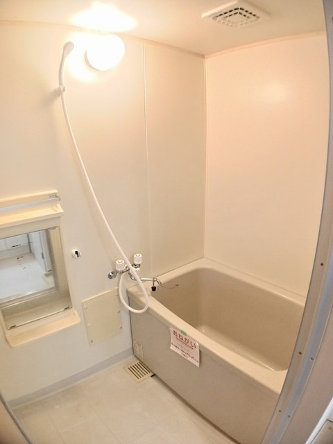 バス・シャワールーム　サカエドライさんまで800m