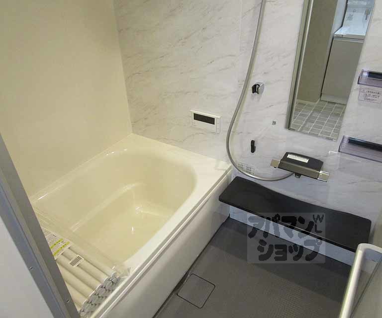 バス・シャワールーム　１０３号室の写真です。