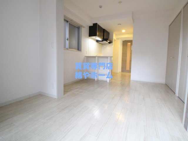 居室・リビング　コンパクトで使いやすい洋室です