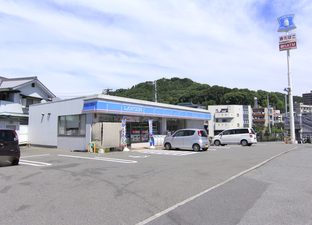 コンビニ　ファミリーマート　松山フライブルク通り店（コンビニ）まで350m