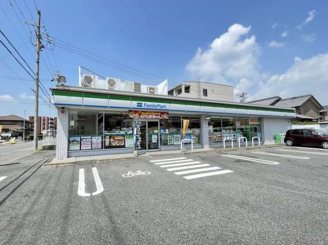コンビニ　ファミリーマート港明正一丁目店（コンビニ）まで267m