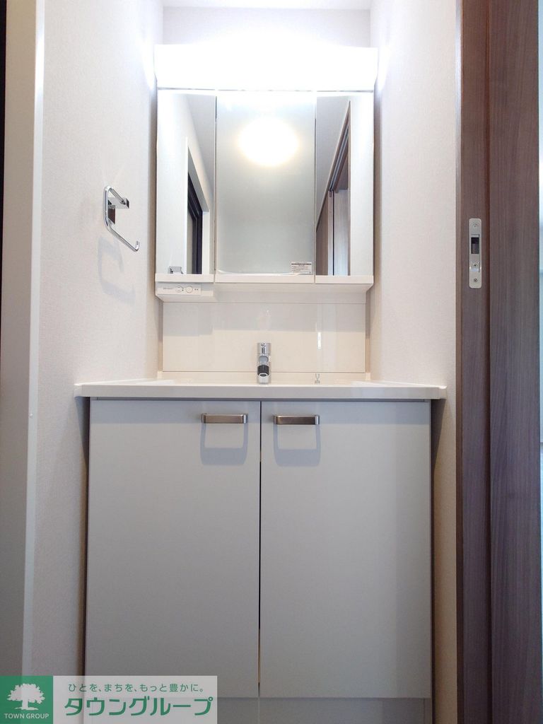 洗面設備　※同間取りのお部屋です。階数によって色合いが異なります。