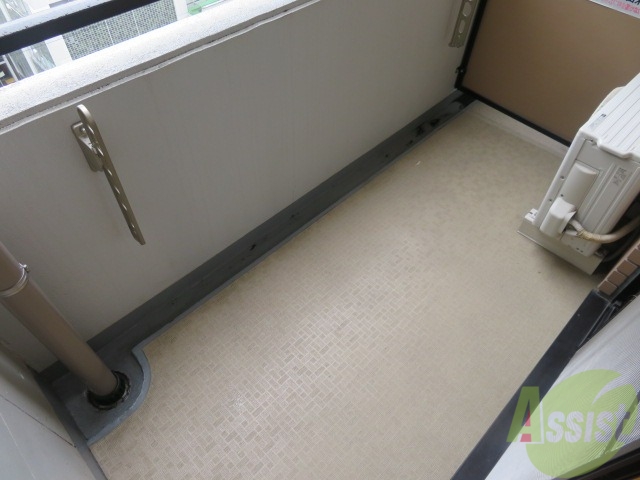 バルコニー　バルコニーは幅があり、広い印象を受けました。