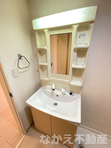 洗面設備　スペースが確保できる洗面所です