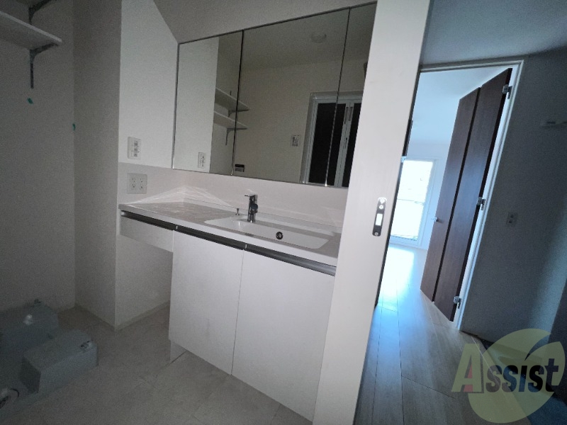 洗面設備　洗顔も出来るスペースですね。