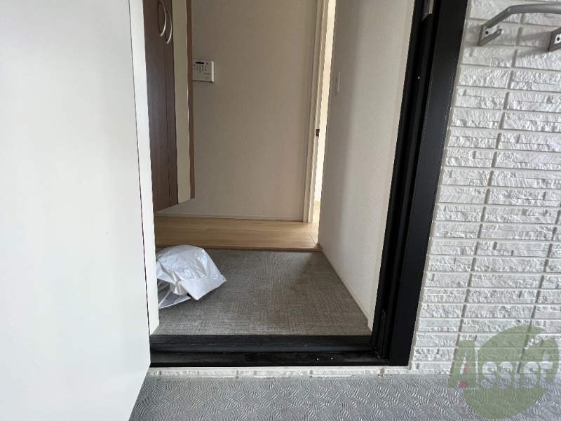 玄関　玄関から撮影しました。広々としていますね。