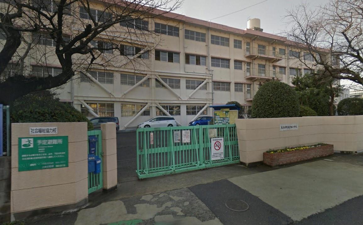 小学校　貴船小学校（小学校）まで470m