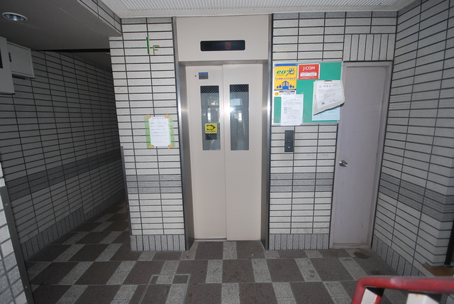 ロビー　エレベーター