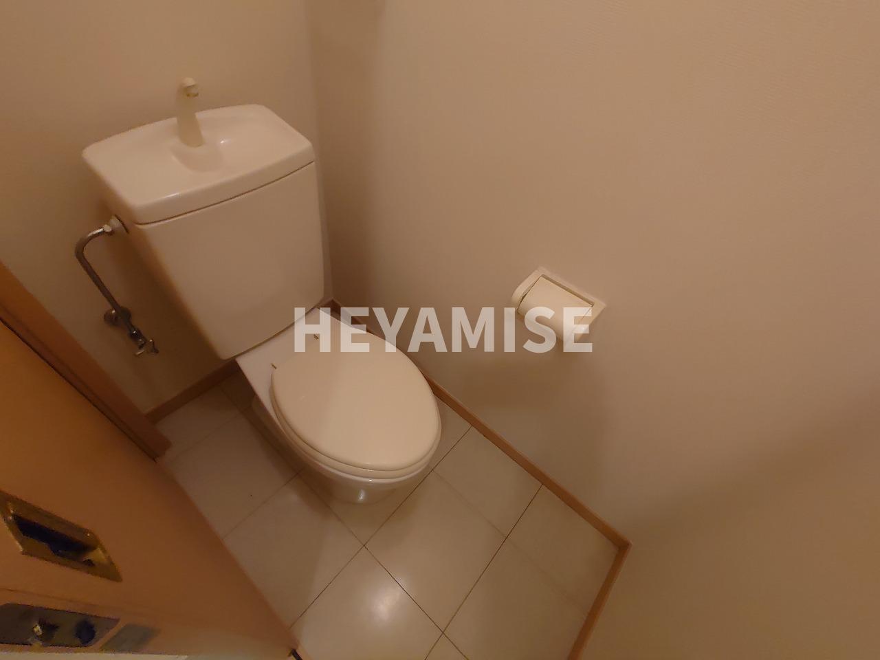 トイレ　※室内画像は別号室のもの