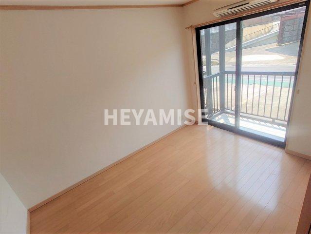 居室・リビング　※室内画像は別号室のもの