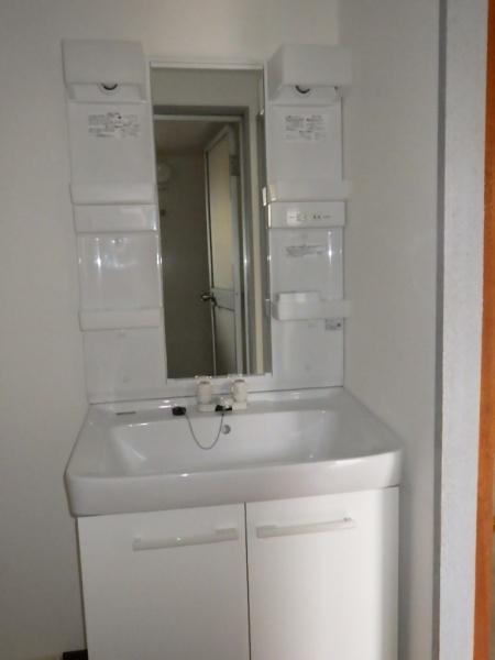 洗面設備　独立洗面台は便利で使いやすいです