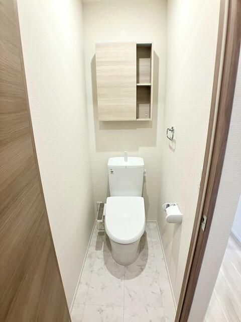 トイレ　写真は別の部屋のものです。