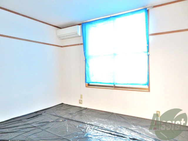 居室・リビング　８畳の和室になります。広々としていてきれいですね。