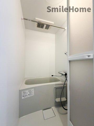 バス・シャワールーム　浴室乾燥付きなので梅雨時や洗濯物が多くても安心です。