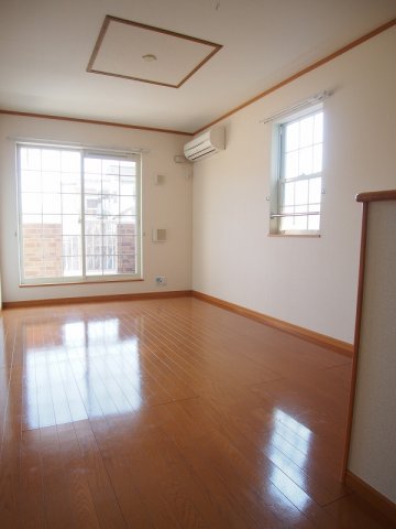 居室・リビング　ゆったり過ごせる居間です