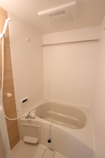 バス・シャワールーム　追い焚き付きのお風呂★