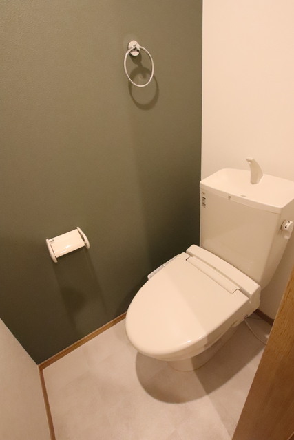 トイレ　温水洗浄便座完備です★