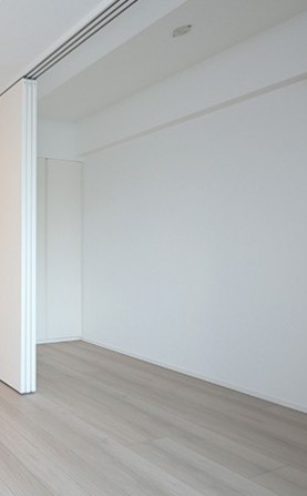 その他部屋・スペース　開放的な寝室です