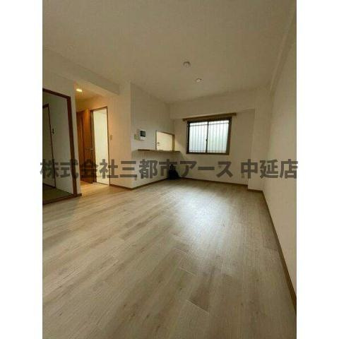 居室・リビング　※別部屋の参考写真になります。