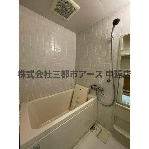 バス・シャワールーム　※別部屋の参考写真になります。