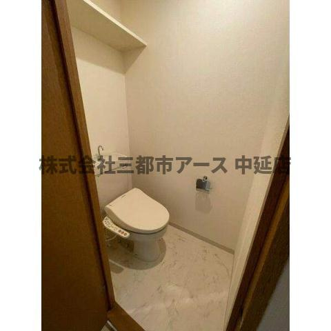 トイレ　※別部屋の参考写真になります。