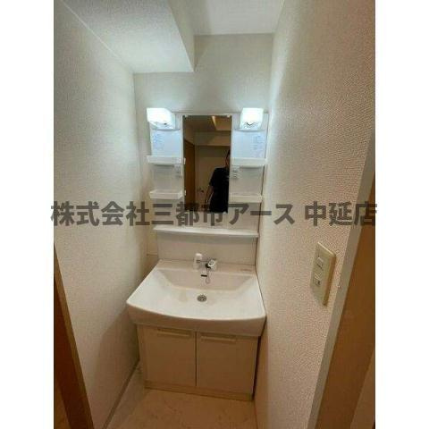 洗面設備　※別部屋の参考写真になります。