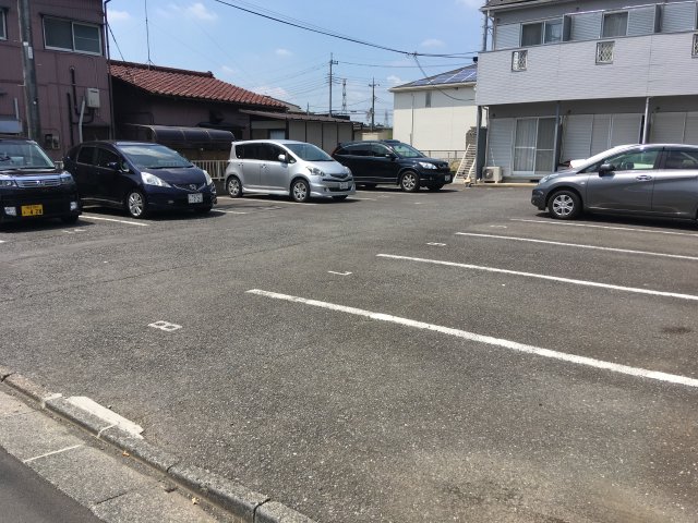 駐車場　車をお持ちの方に嬉しい駐車場付きの物件です
