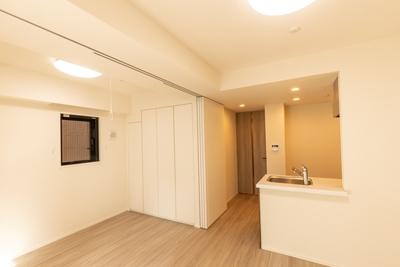 居室・リビング　※別部屋の参考写真です。