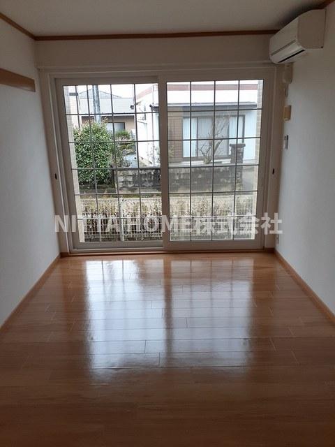 居室・リビング　南向きのバルコニーがついたお部屋です★